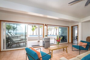 Living room - Dolphin Beach Villa (Placencia)