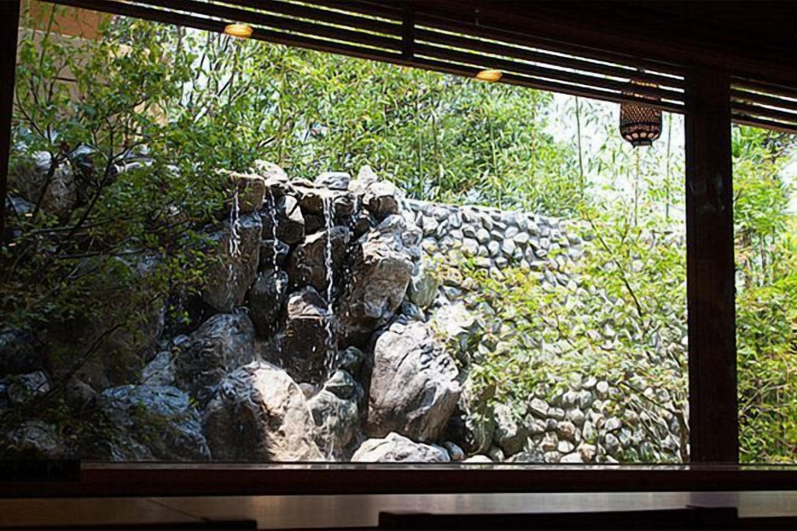 المنشأة من الداخل