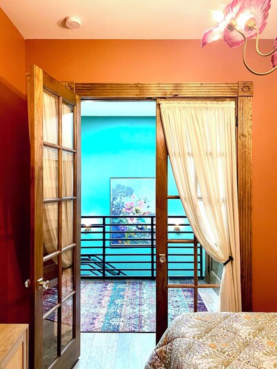 NEW luxury 2-story loft in heart of walkable, historic Southside neighborhood 