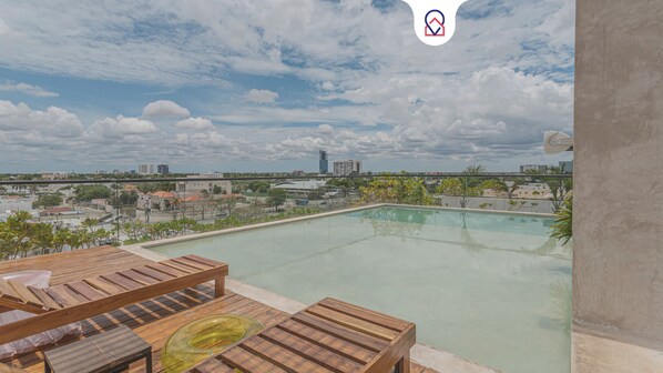 Outdoor pool, sun loungers