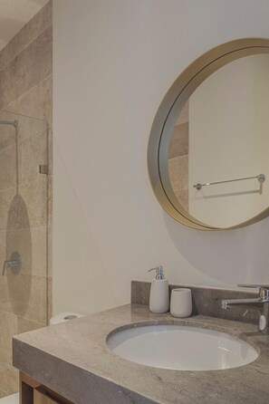 Shower, towels