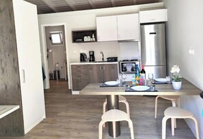 Private kitchen - Joanna Deluxe Apartments Apartment with View and Balcony (Kynopiastai)