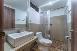 Dusche, Handtücher, Seife, Shampoo