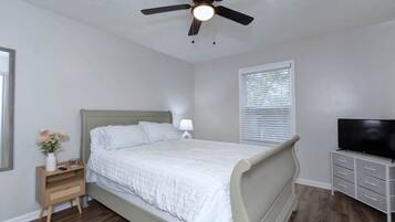 2 bedrooms, iron/ironing board, WiFi, bed sheets