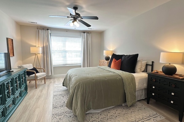 4 bedrooms, desk, iron/ironing board, free WiFi