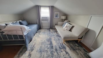 Smart TV, fireplace, video games, ping pong