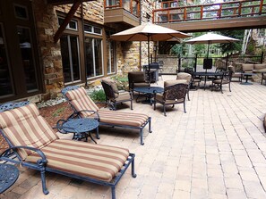Outdoor dining - TLGM The Timbers 1 Bed 2 Bath (Keystone)