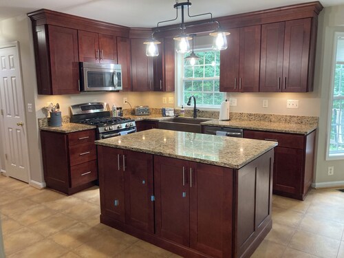 Wooded Hillside Retreat in Waldorf, MD - Top 10% and Guest favorite elsewhere