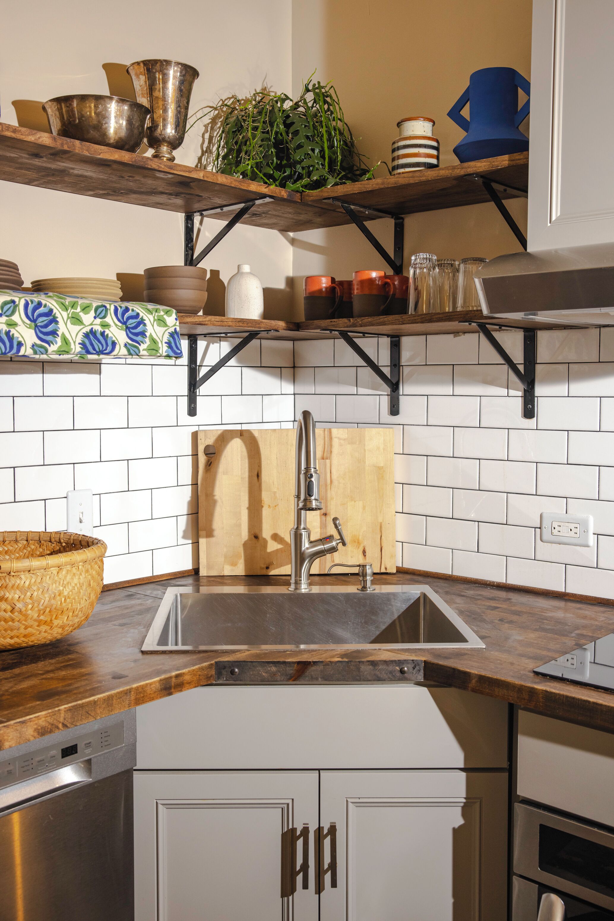 Superior Quadruple Room | Private kitchen | Shared fridge, toaster, cleaning supplies, freezer