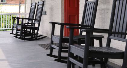 Kingston Carriage House