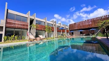 Apartment | Pool | Outdoor pool