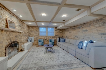 Charmed Manor - 5mi to DT, Opry & Airport