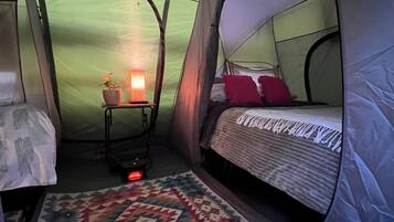 1 bedroom, desk, WiFi, bed sheets