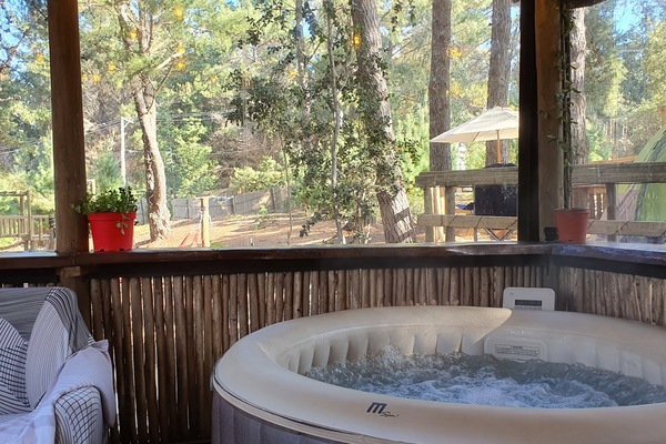 Outdoor spa tub