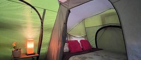 1 bedroom, desk, WiFi, bed sheets