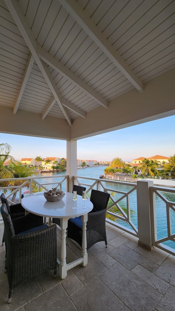Outdoor dining - Caribbean Lofts 24 - Waterfront (Kralendijk)