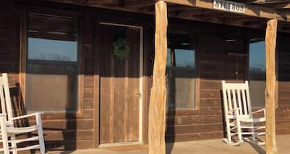 Cedar "Stetson" Cabin on private family ranch