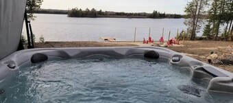 Talbot Waterfront Cottage