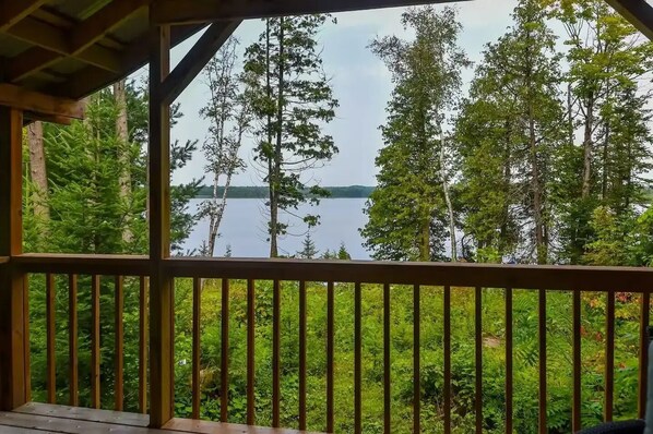 Property grounds - Talbot Waterfront Cottage (Kawartha Lakes)