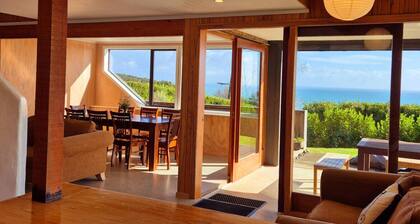 Tawa Whare Ocean Views