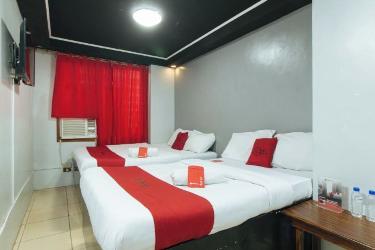 Reddoorz Family Room