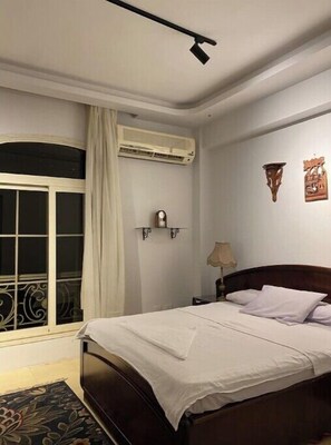 5 bedrooms, WiFi - Private villa in Newcairo centrepoint 2 families (Cairo Governorate)