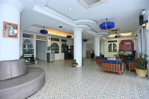 ロビーラウンジ