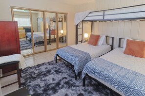 4 bedrooms, desk, iron/ironing board, WiFi