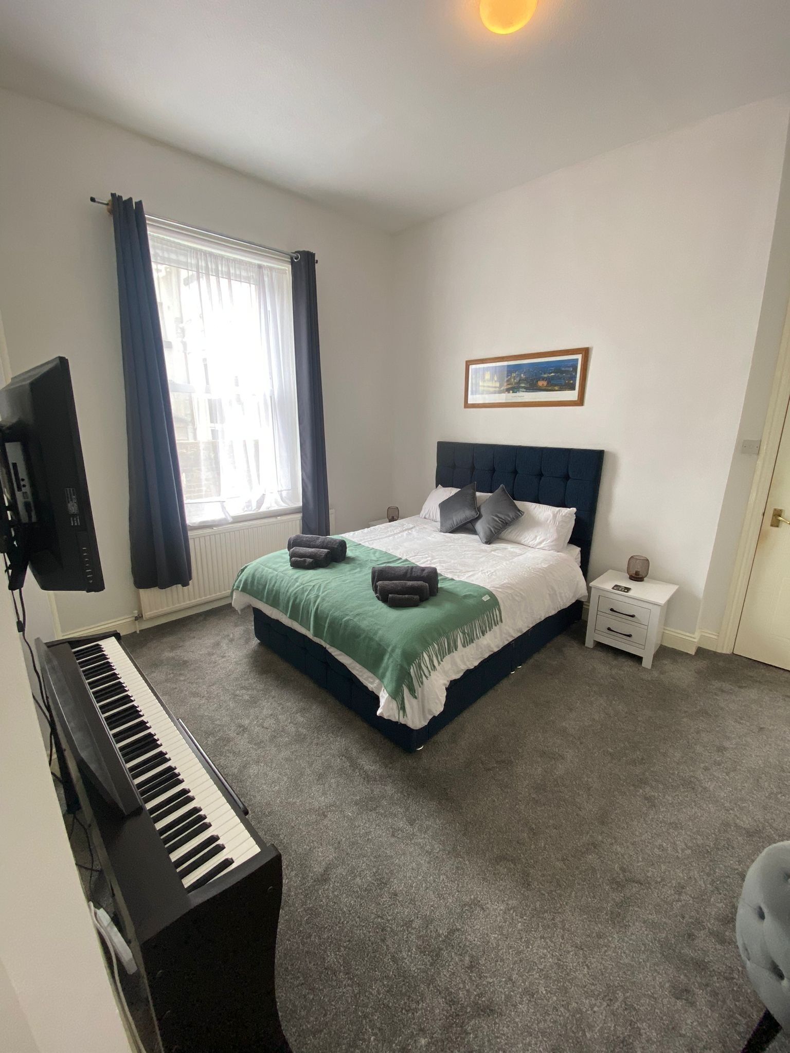 1 chambre, bureau, fer et planche à repasser, Wi-Fi