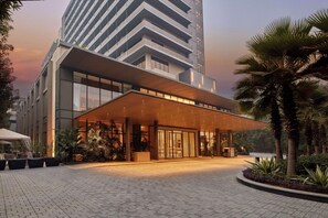Exterior - Hilton Gurugram Baani City Centre (Gurugram)