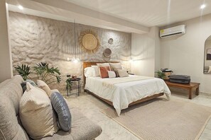 In-room safe, desk, iron/ironing board, free WiFi - 10 Bedroom Walled City - Rooftop, Staffed, Jacuzzi (Cartagena)