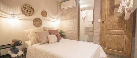 In-room safe, desk, iron/ironing board, free WiFi