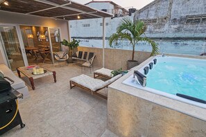 Terrace/patio - 10 Bedroom Walled City - Rooftop, Staffed, Jacuzzi (Cartagena)