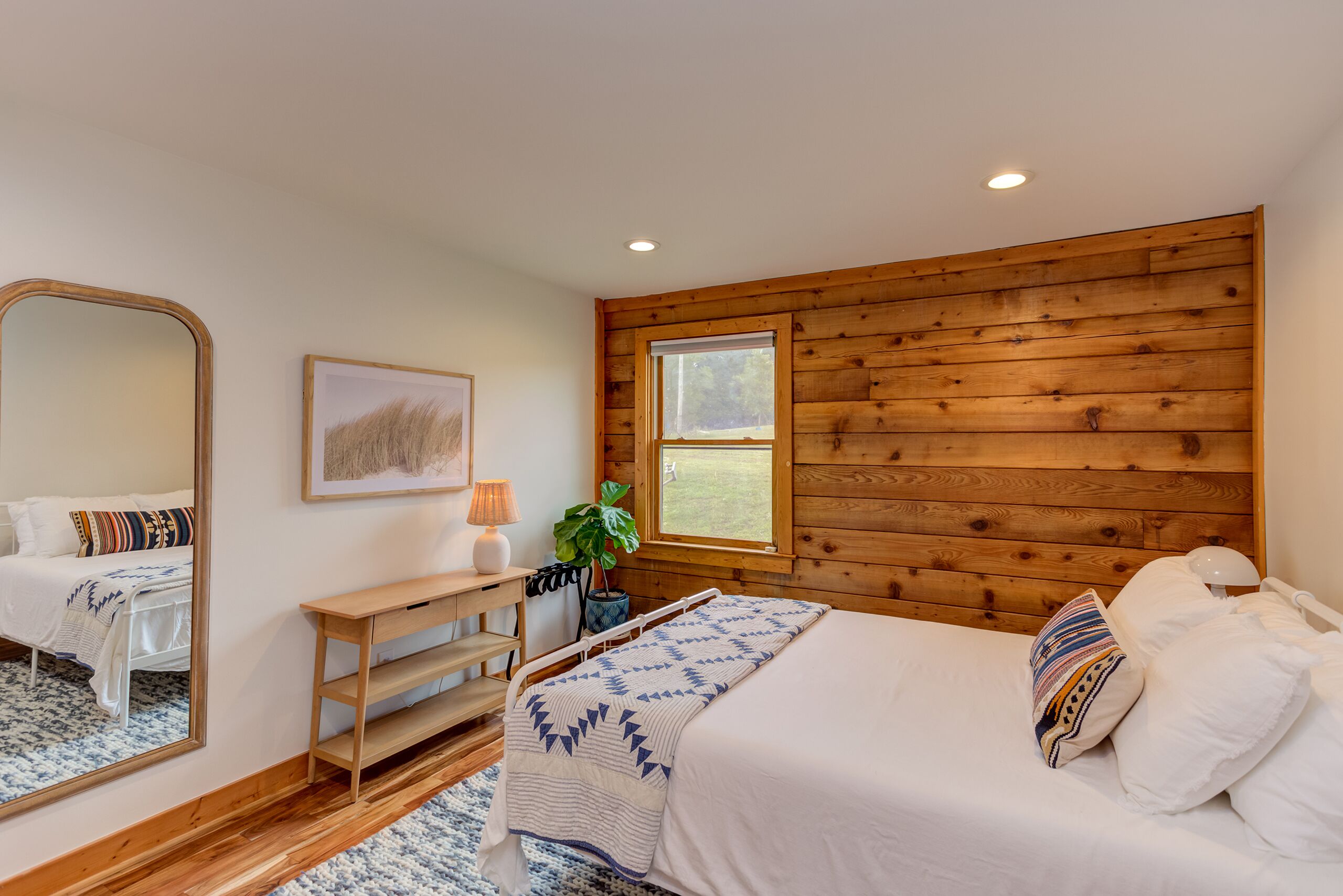 4 soverom, skrivebord, reiseseng for barn og wi-fi (inkludert)