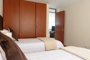 3 Schlafzimmer, Bügeleisen/Bügelbrett, WLAN, Bettwäsche