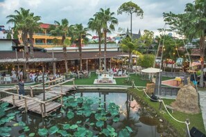 Restaurant - Naina Resort & Spa Phuket (Phuket)