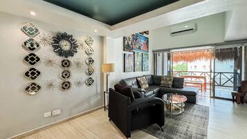 Smart TV, books, stereo