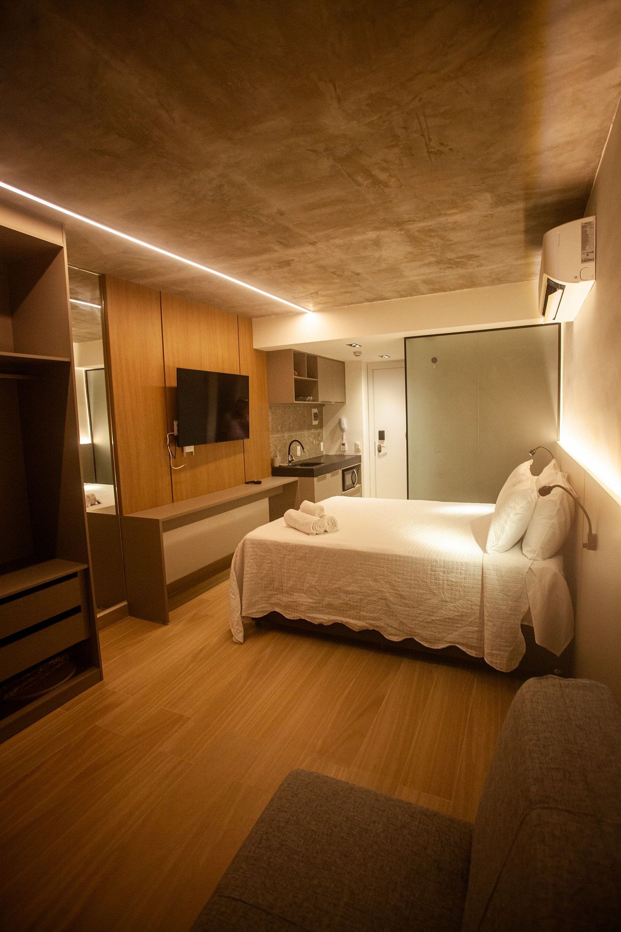 Ropa de cama de alta calidad y escritorio 