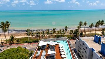 2 piscinas externas