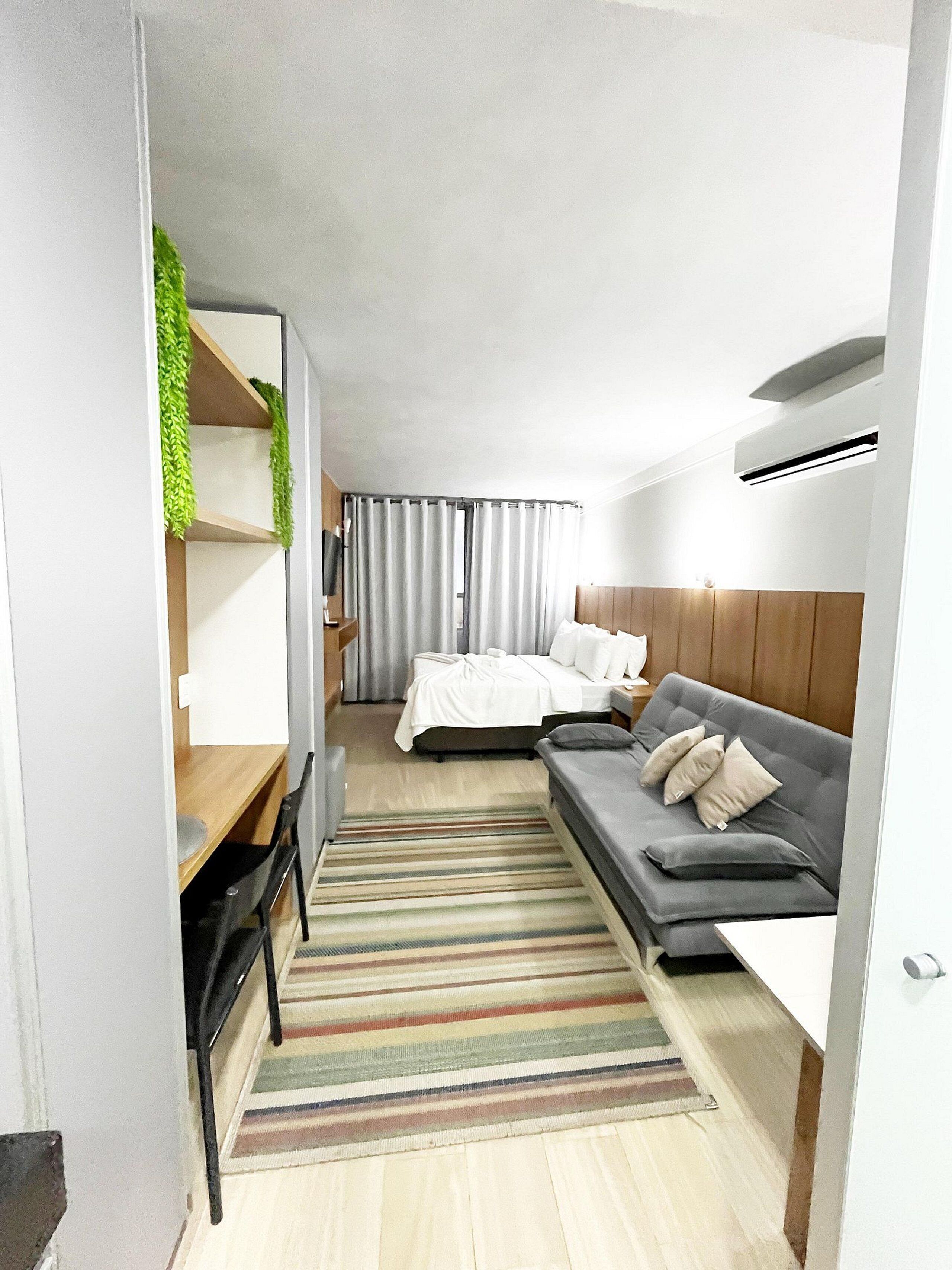 Ropa de cama de alta calidad y escritorio 