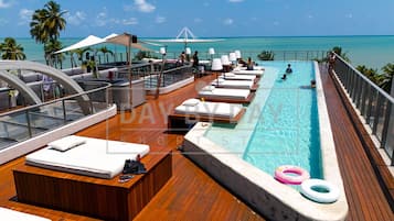 2 piscinas externas