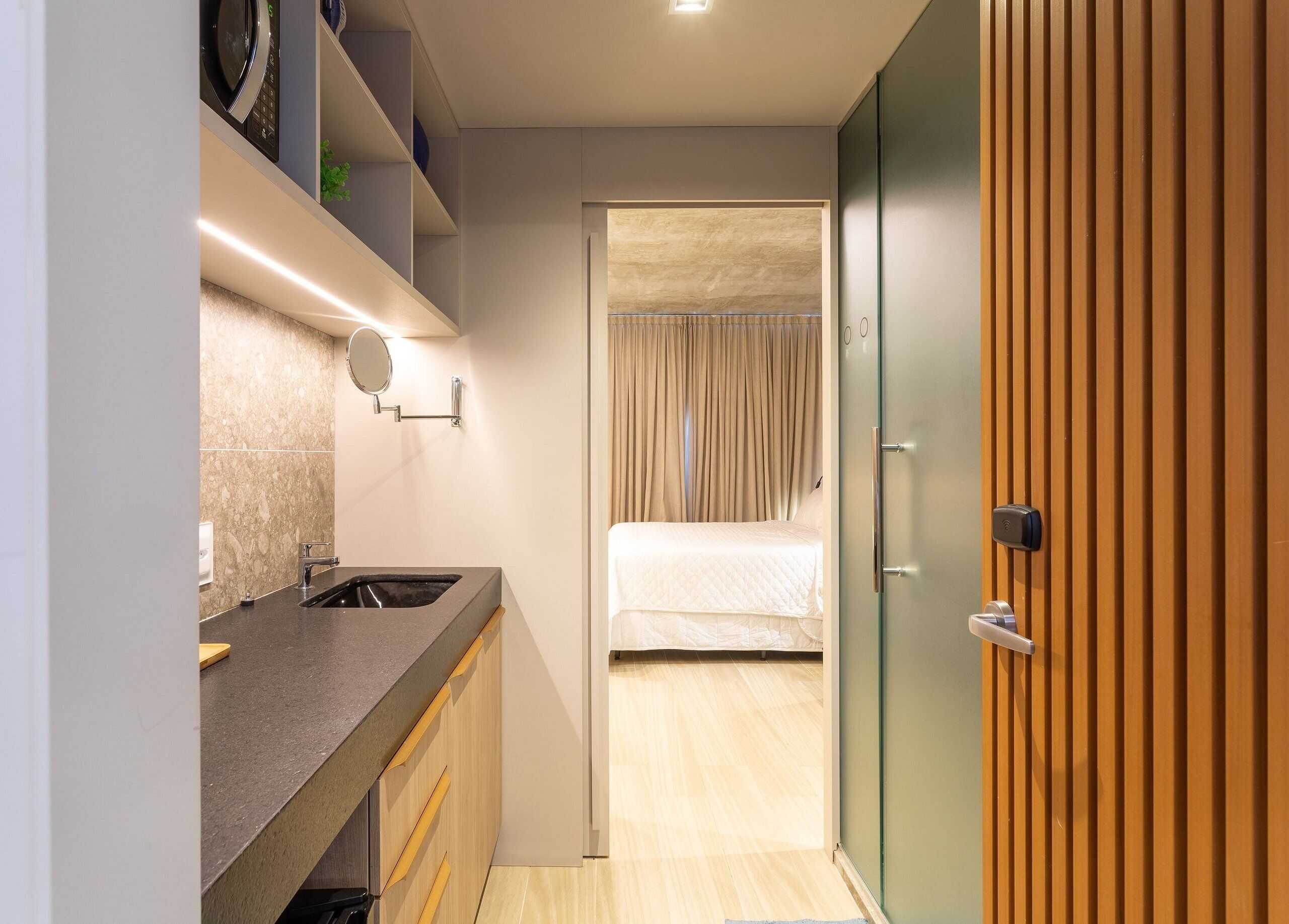 Ropa de cama de alta calidad y escritorio 