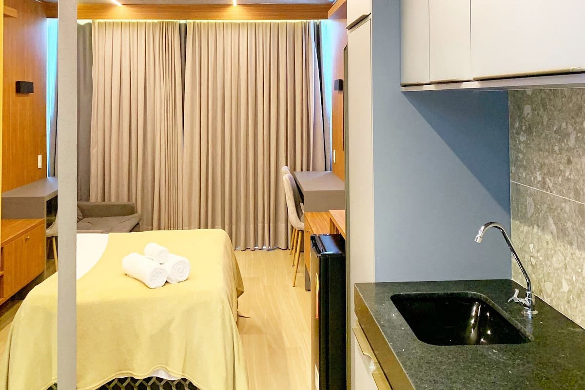Classic Apartment | 1 bilik tidur, peralatan tempat tidur premium, meja
