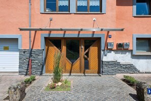 Exterior detail - Studio SIRIUS Apartment |Near IRT Föhren and Moselle (Hetzerath)