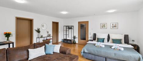 1 habitación, tabla de planchar con plancha, wifi y ropa de cama