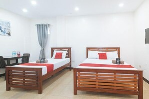 Room - RedDoorz @ RJ's Bldg near Lyceum Gen. Trias Cavite (General Trias)
