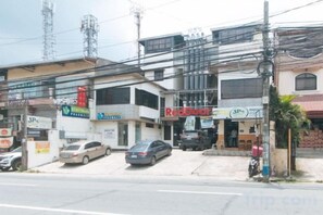 Unclassified image, 5 of 17, button - RedDoorz @ RJs Bldg near Lyceum Gen Trias Cavite (General Trias)