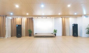 Interior - RedDoorz @ RJs Bldg near Lyceum Gen Trias Cavite (General Trias)