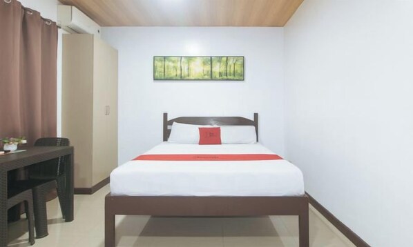 Room - RedDoorz @ RJs Bldg near Lyceum Gen Trias Cavite (General Trias)