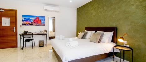 1 bedroom, desk, free WiFi, bed sheets